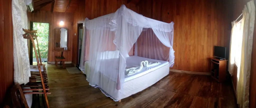 Хиккадува: Shiny Lakeside Resort