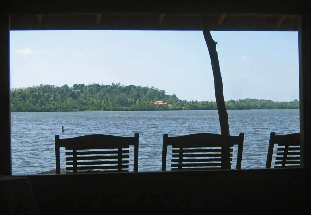 Хиккадува: Shiny Lakeside Resort