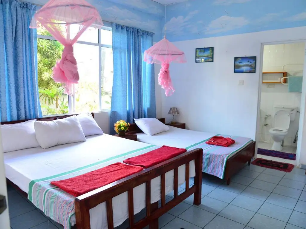 Хиккадува: Hotel Happy Tuna