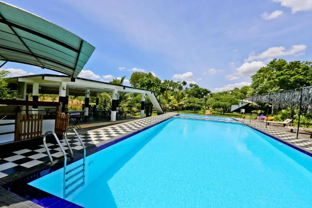 Анурадхапура: Eco Hotel Black & White - Anuradhapura