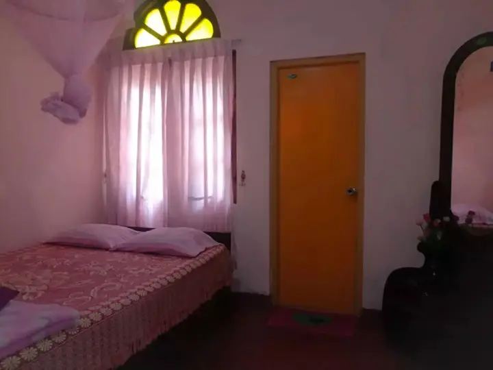 Элла: Silent Night Homestay