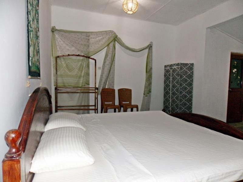 Хиккадува: Villa Dominika