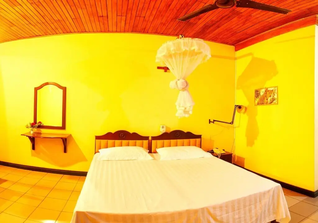 Негомбо: Sana's Beach Guesthouse and Restaurant