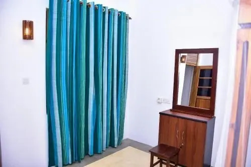 Тангалла: Ocean Gate