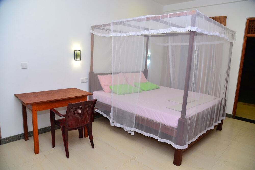 Хиккадува: Om Villa