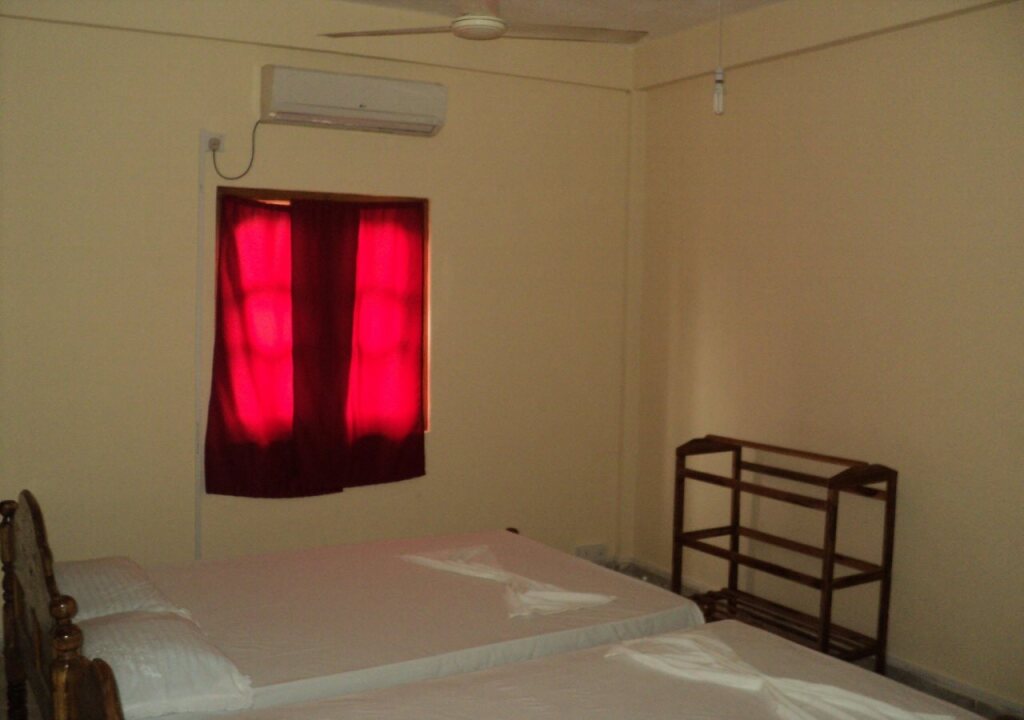 Маннар: Hotel Ahash