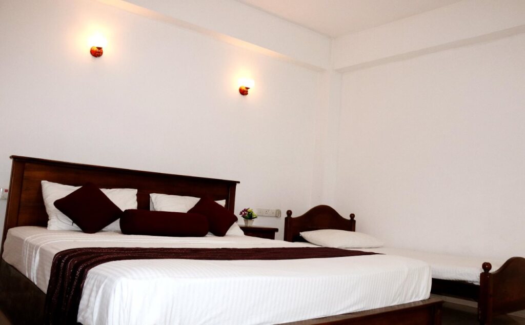 Канди: Hotel Mapura