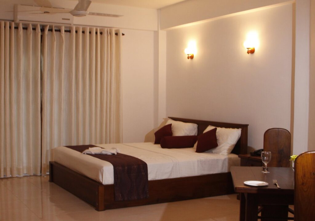 Канди: Hotel Mapura
