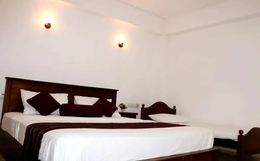 Канди: Hotel Mapura