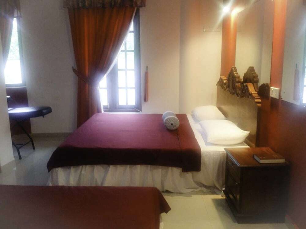 Нувара-Элия: Yoho Toppass Breeze Hotel