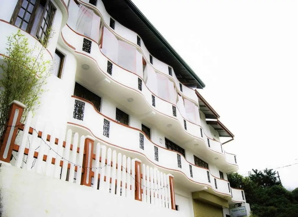 Нувара-Элия: Yoho Toppass Breeze Hotel
