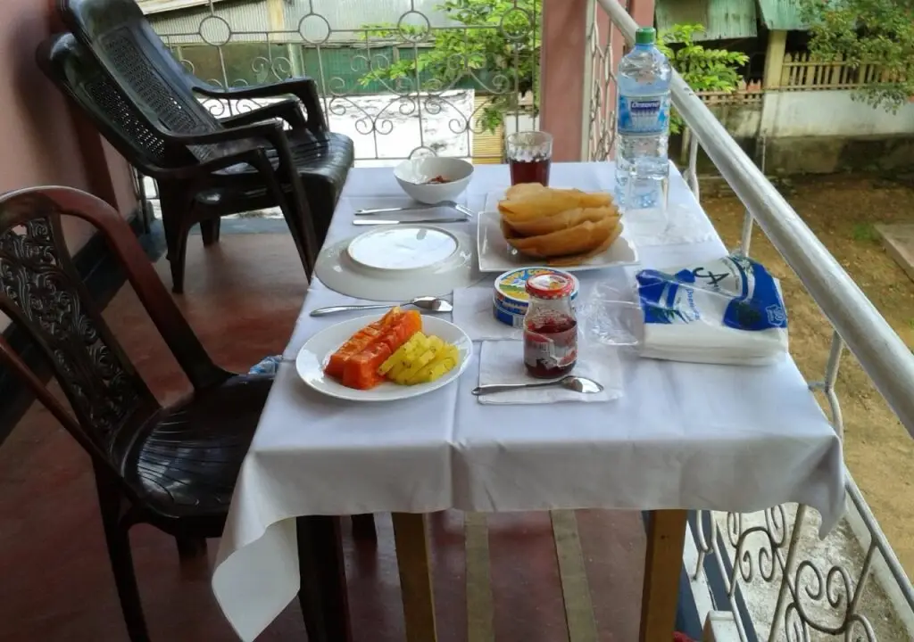 Полоннарува: Luxman Guest House