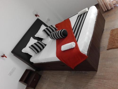 Элла: Shadow Inn Guest House