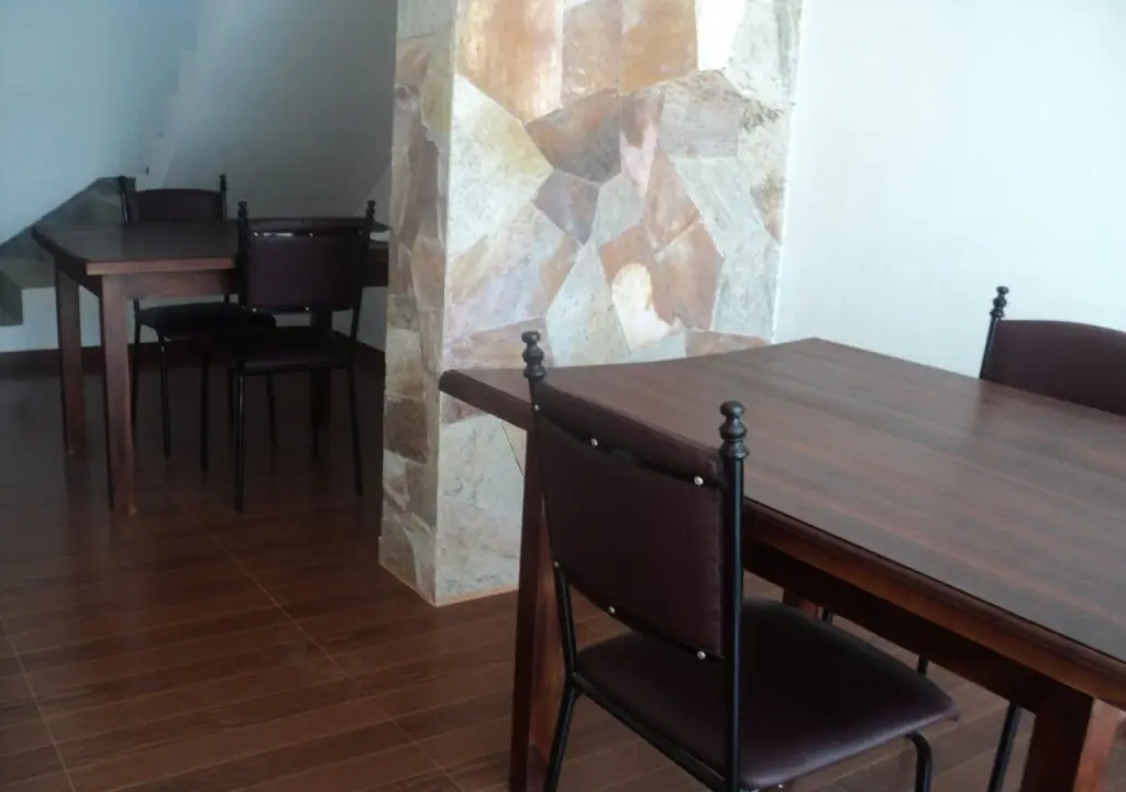 Полоннарува: Cannel Side Guest House