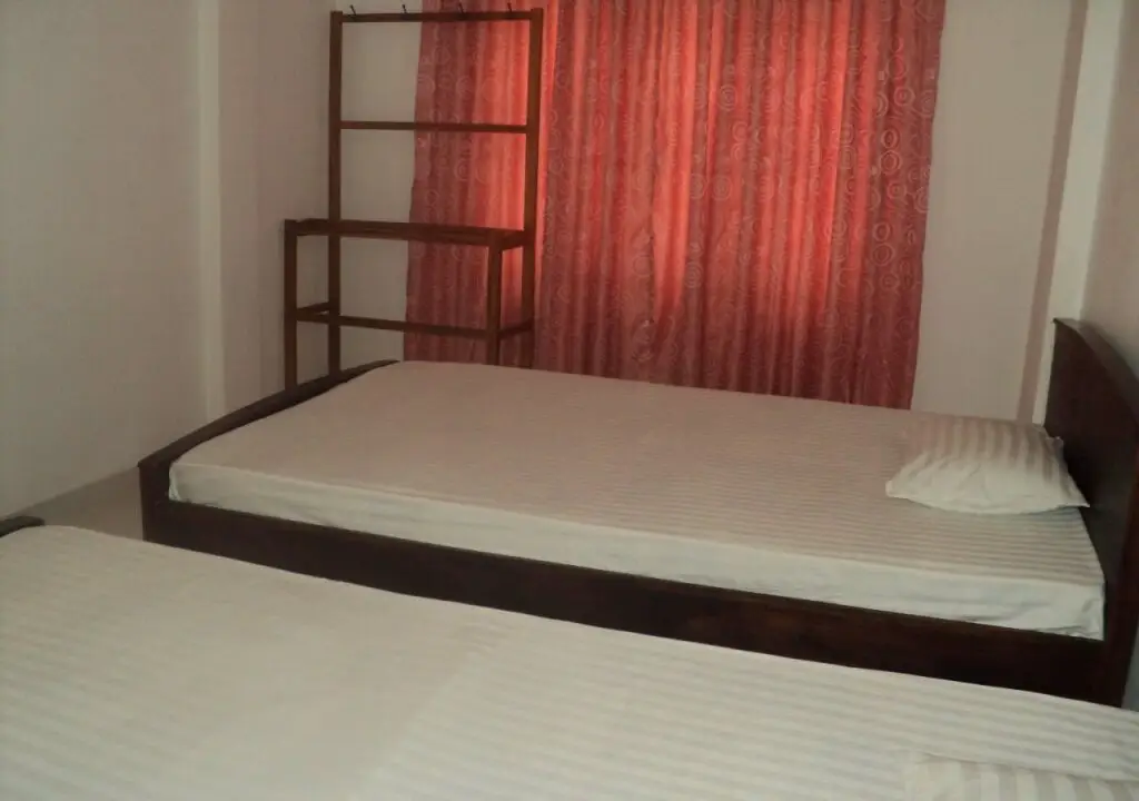 Полоннарува: Cannel Side Guest House