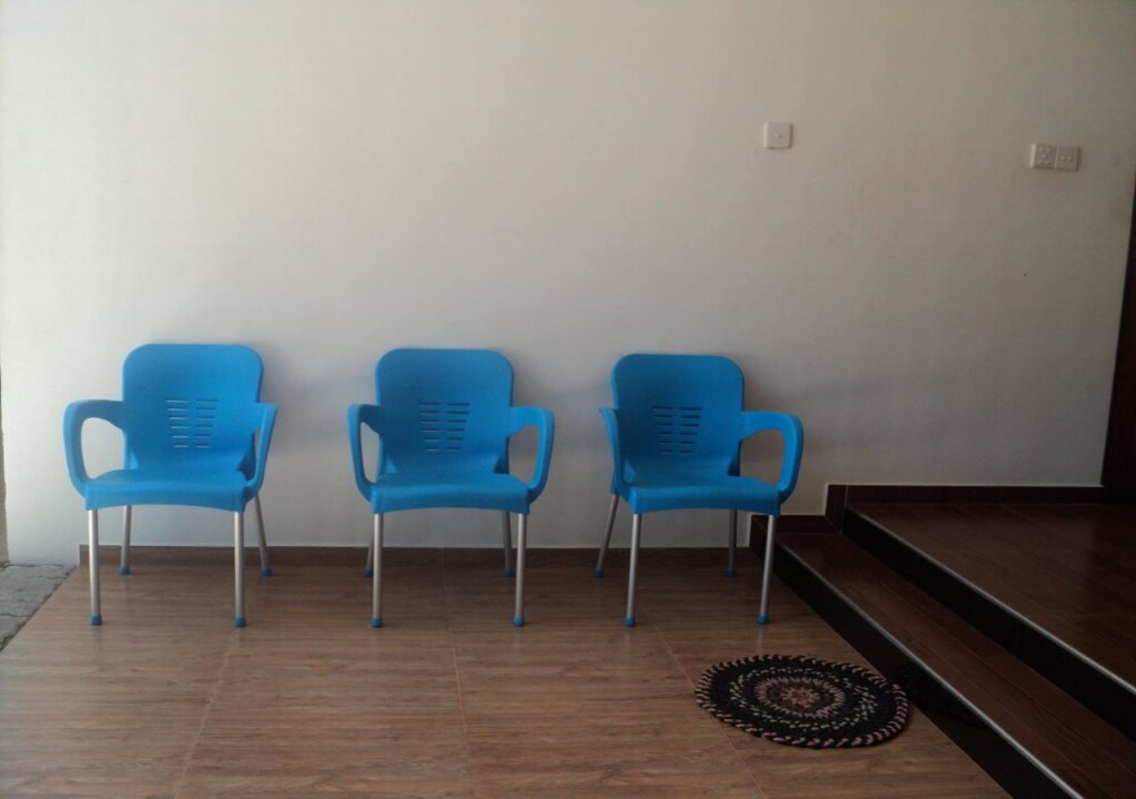 Полоннарува: Cannel Side Guest House