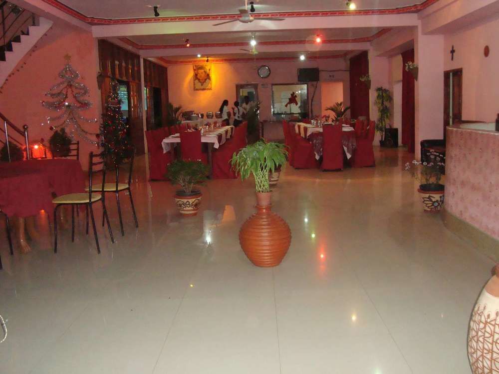 Вавуния: Thampa Tourist Hotel in Vavuniya