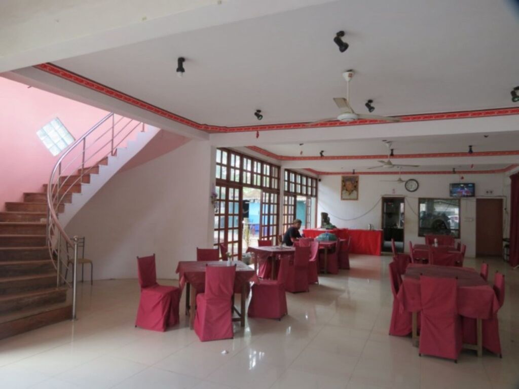 Вавуния: Thampa Tourist Hotel in Vavuniya
