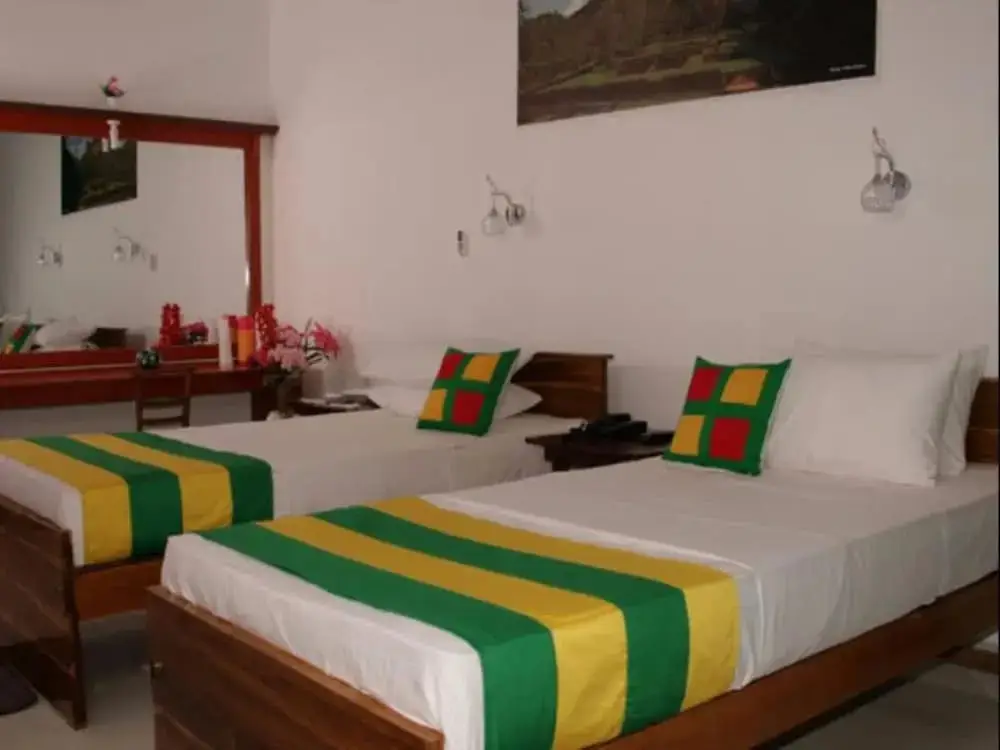 Хабарана: Acme Transit Hotel