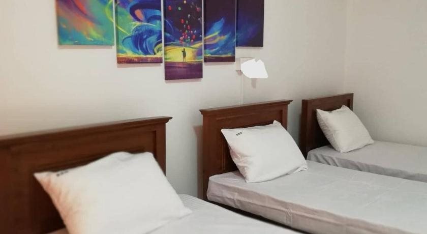Нилавели: Bay Beach Hotel