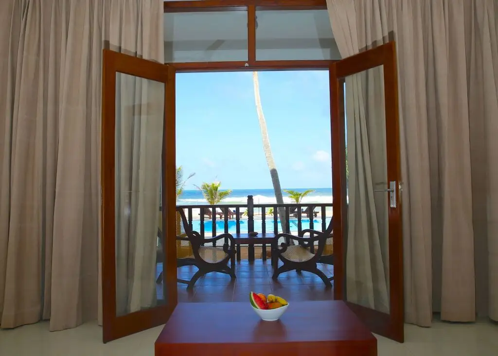 Whispering Palms Hotel — фото 1