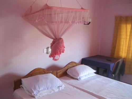 Негомбо: Sea Joy guesthouse and restaurant