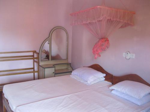 Негомбо: Sea Joy guesthouse and restaurant