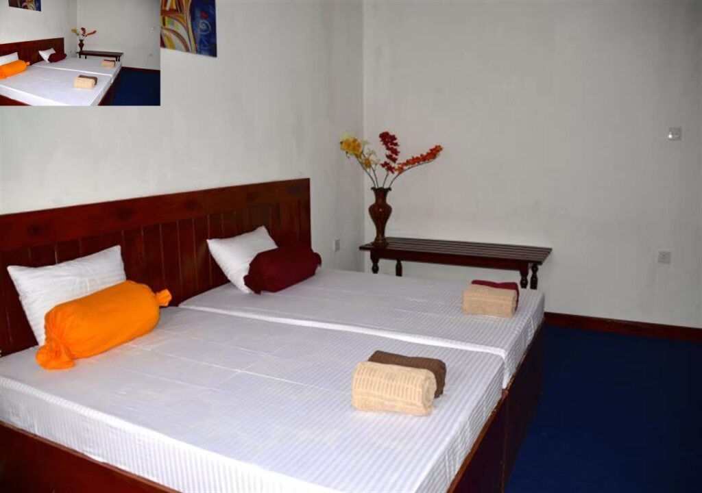 Анурадхапура: Charm Inn Tourist Rest