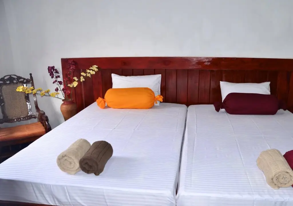 Анурадхапура: Charm Inn Tourist Rest