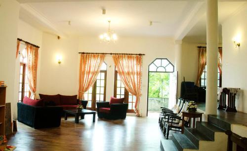 Канди: Jayabo Residence