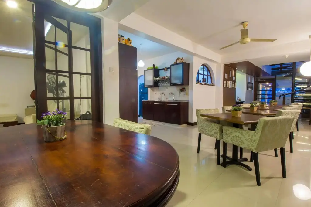 Канди: Anniewatte House