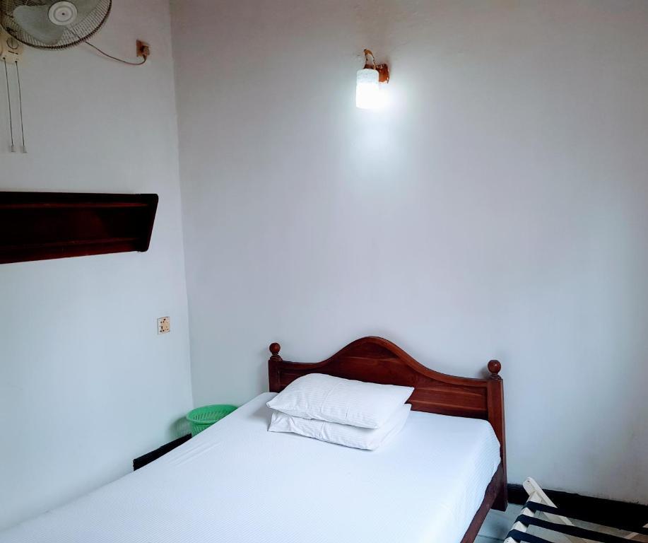Канди: Mount View Inn