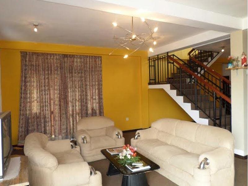 Нувара-Элия: Yoho Hotel Hillberry
