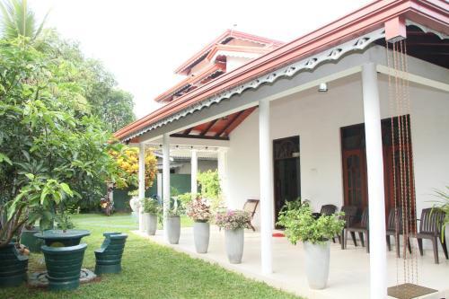Минувангода: Sara Homes