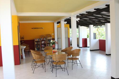 Калутара: A-Prima Hotel