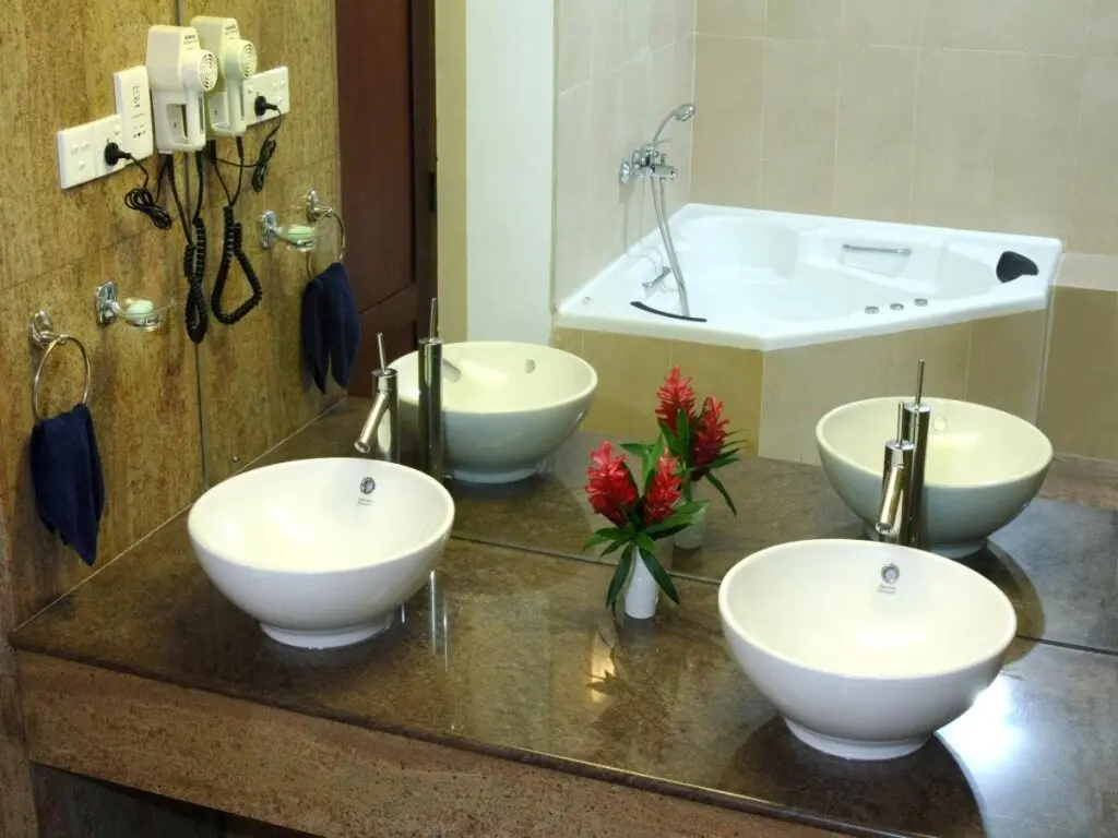 Ваддува: Hibiscus Beach Hotel And Villas