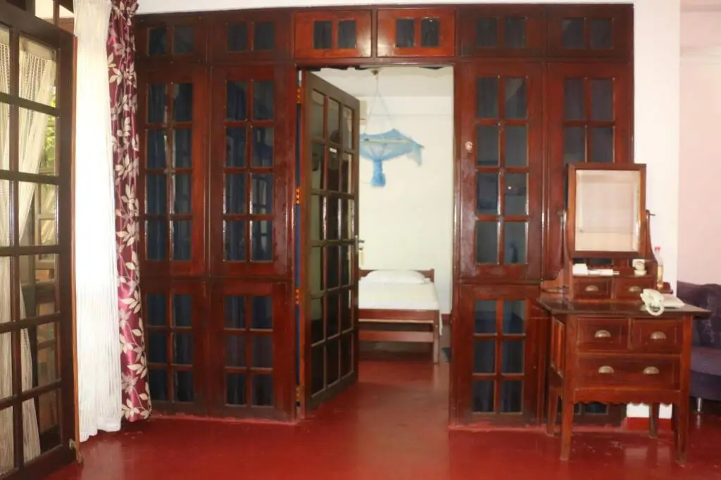 Галле: Sayuru Inn