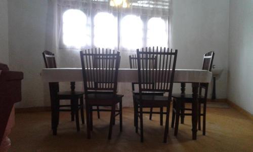 Хинатигала Джанкшен: Seebal Park Rest