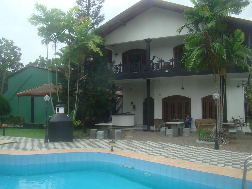 Берувела: Belfry Guest House