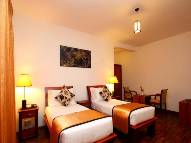 Нувара-Элия: Glenfall Reach Hotel