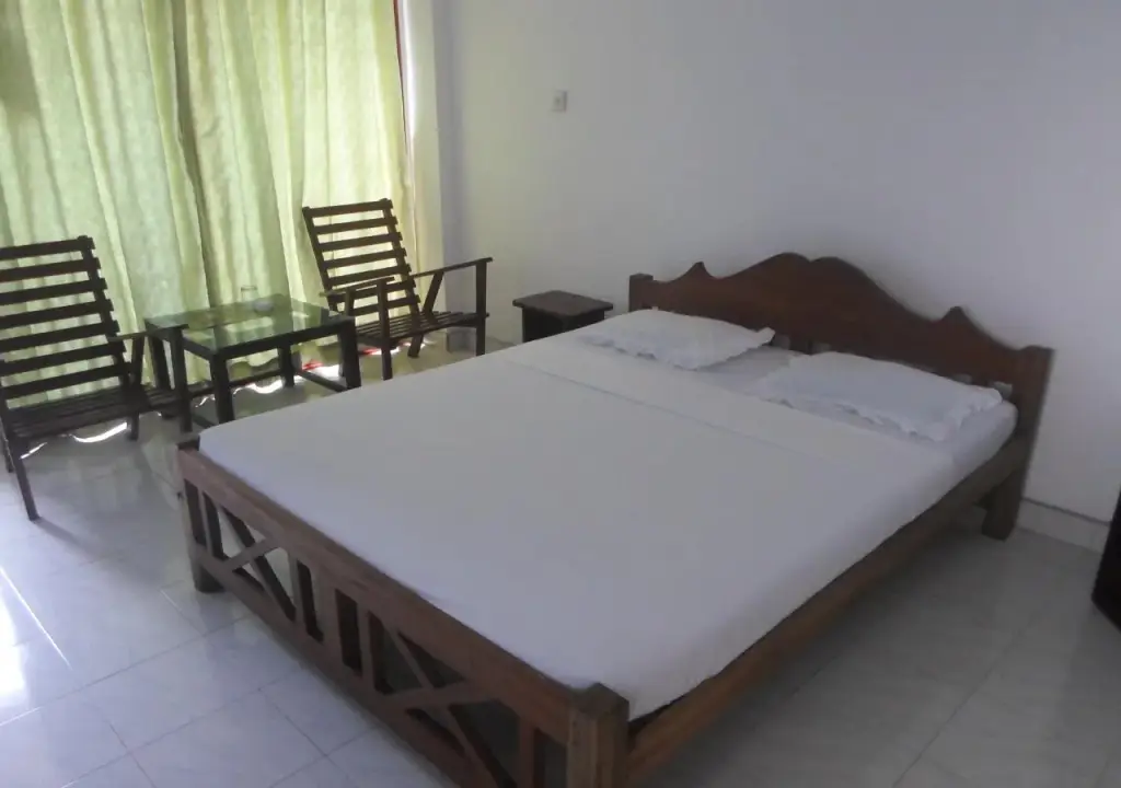 Канди: The Kingdom Gate Hotel