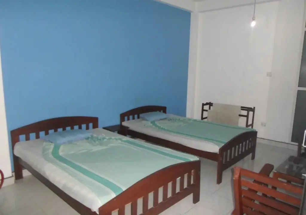 Канди: The Kingdom Gate Hotel