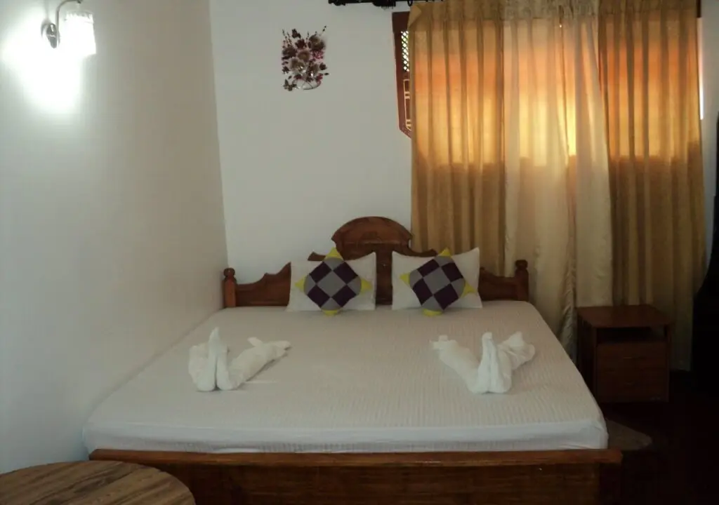 Хингуракгода: Hotel Golden Flower