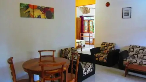 Хиккадува: Thira Home Stay