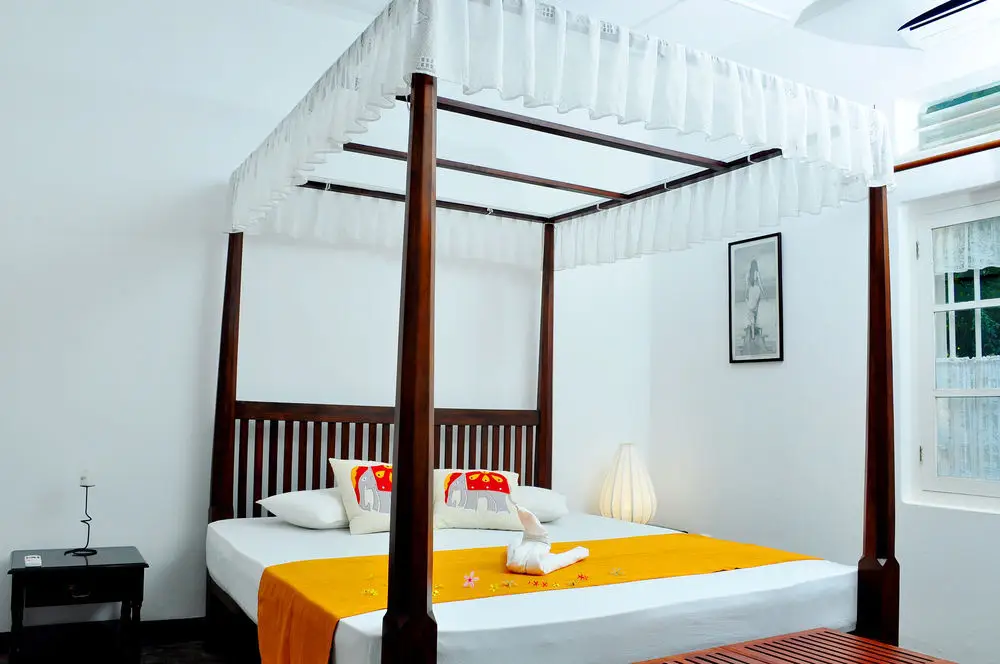 Индурува: Village Headman's Bungalow