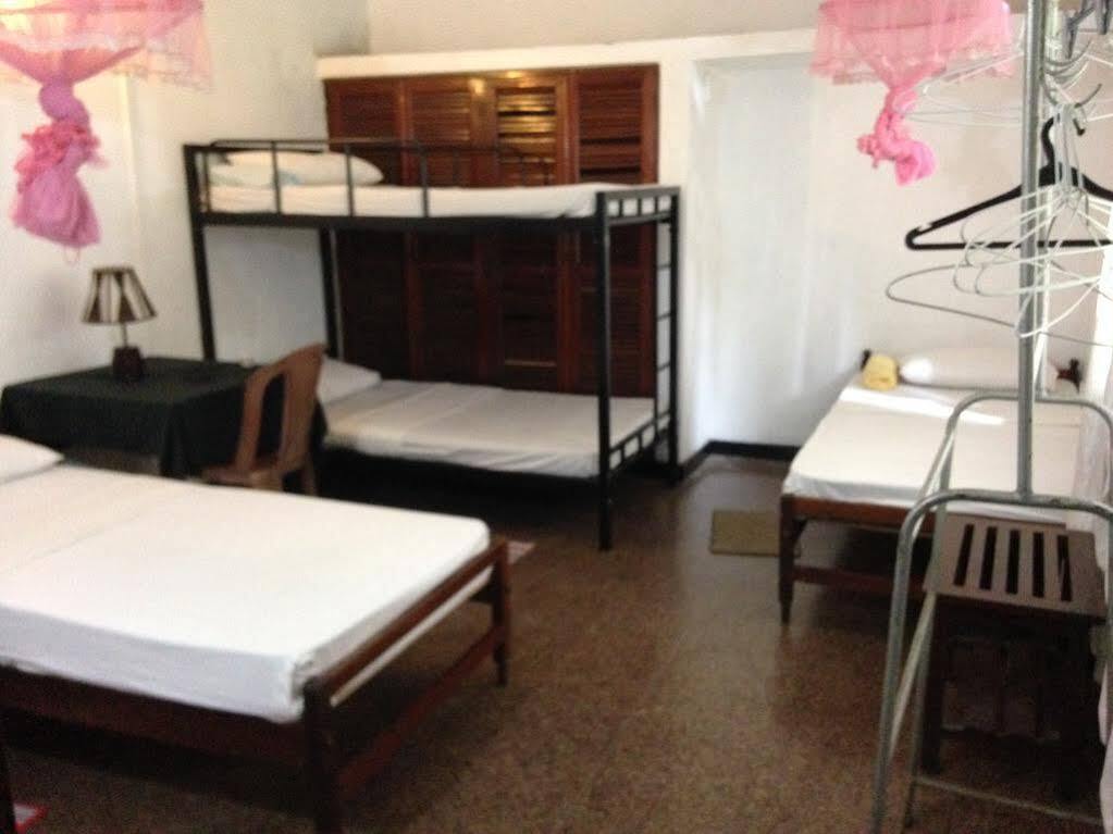 Канди: Drop Hostel