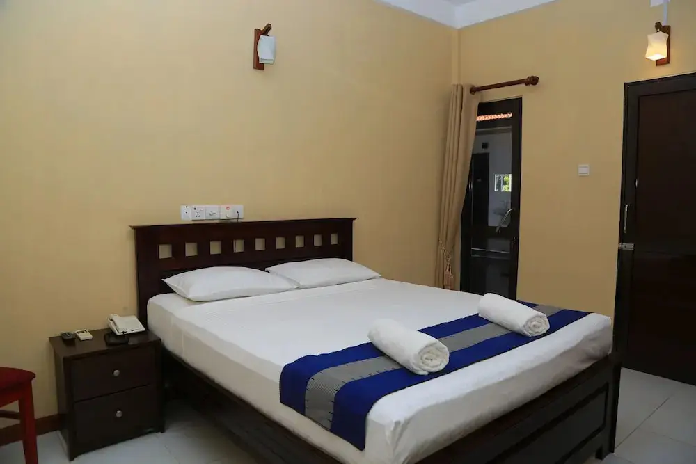 Джафна: PJ Hotels