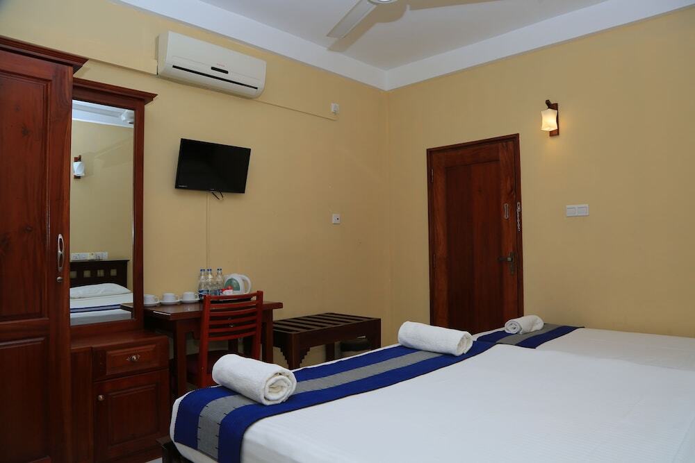 Джафна: PJ Hotels