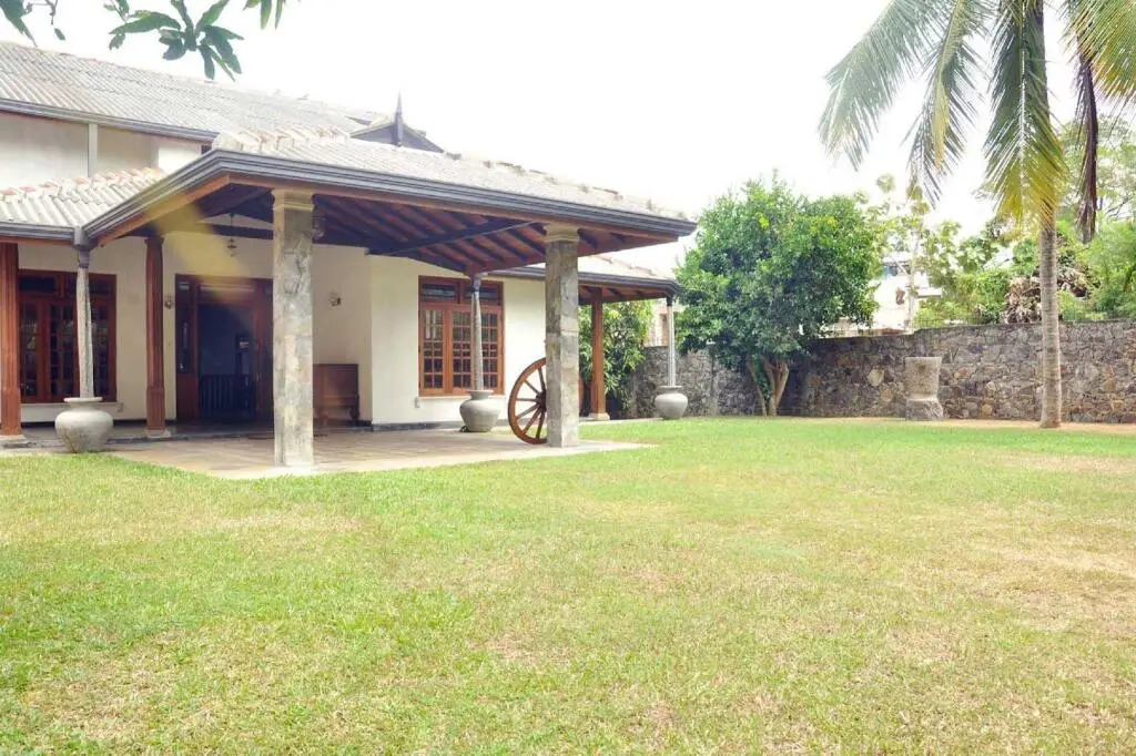 Полватумодара: Lanrich Villa