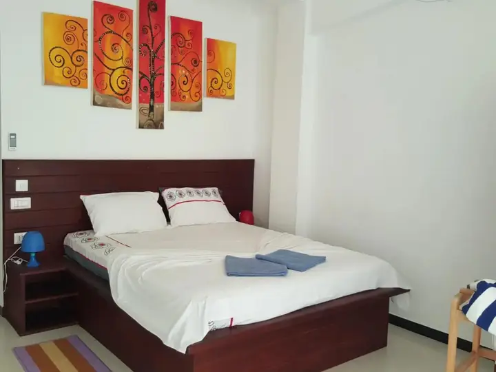 Хиккадува: The Den Guest House